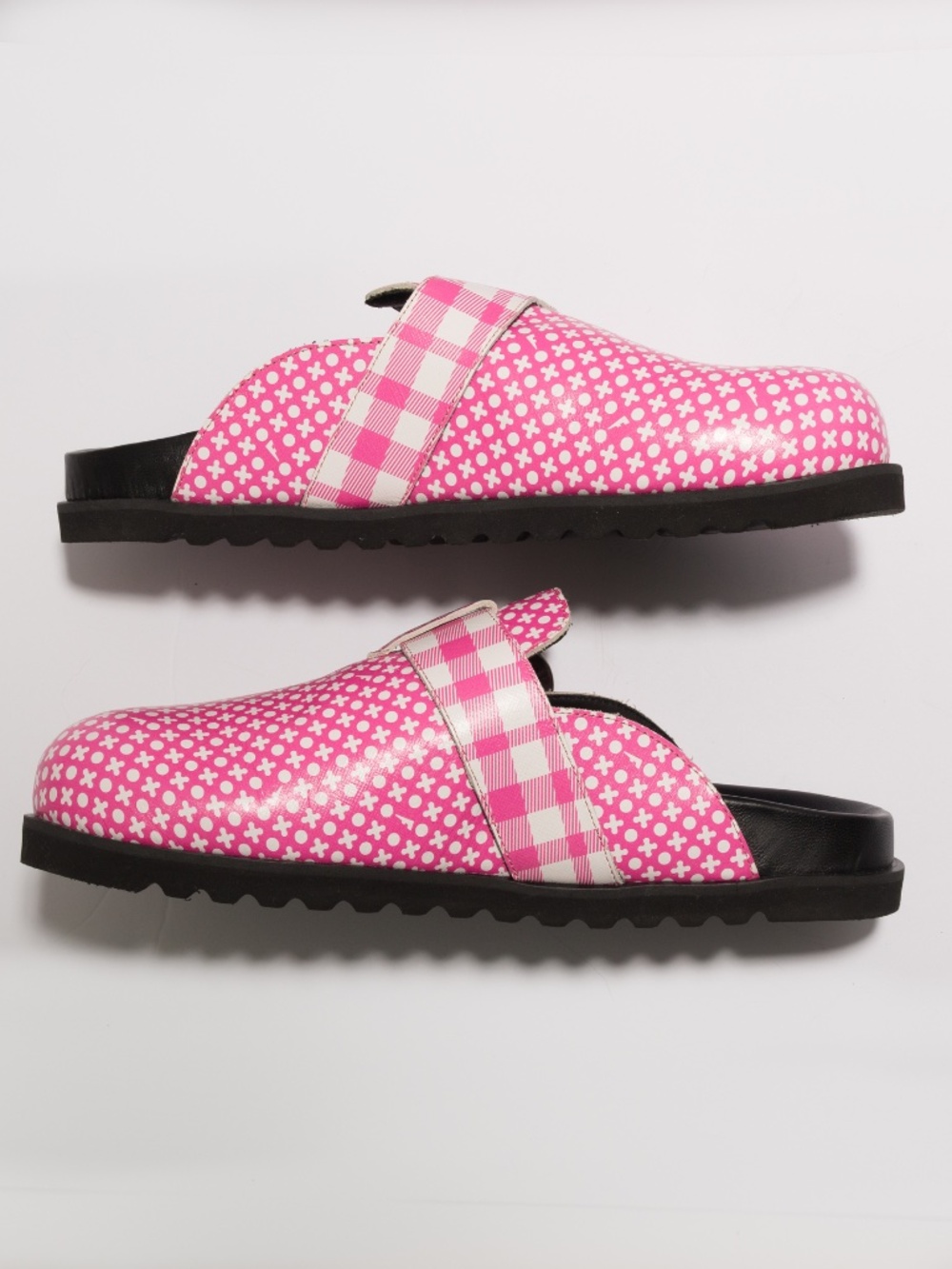 John Fluevog Chillville Bean Bag pink XO buckle clog pink & white pattern 10 - Picture 9 of 12